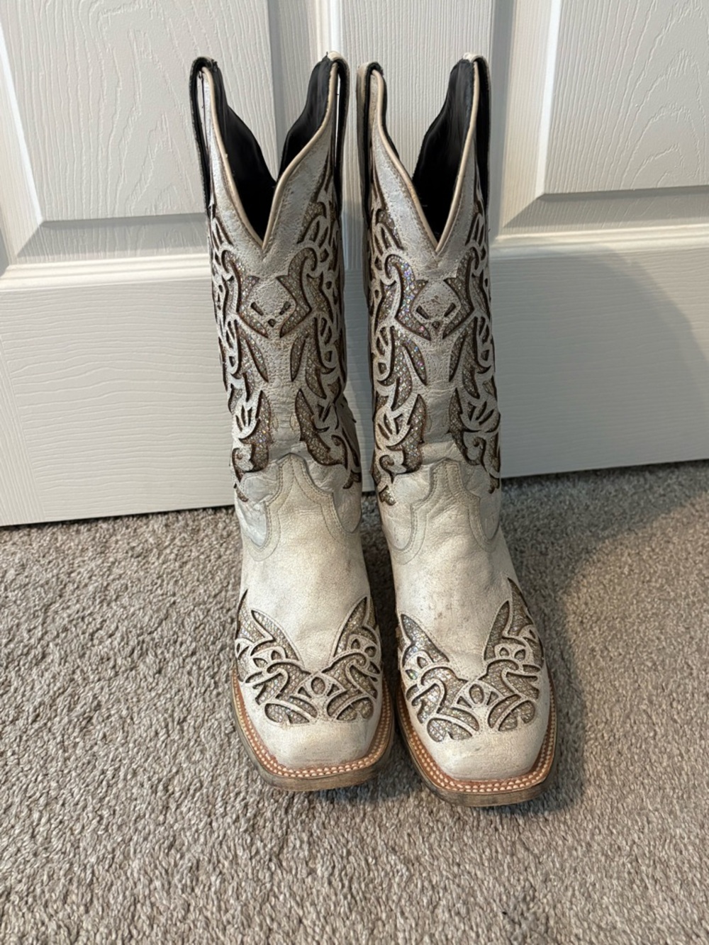 Nashville White with Glitter Boot